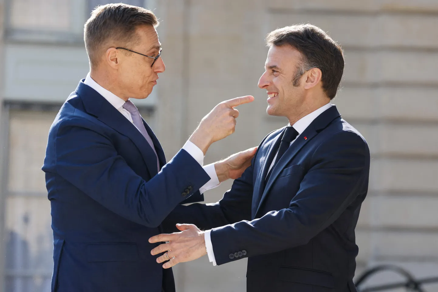 Soome president Alexander Stubb koos Prantsuse president Emmanuel Macroniga Pariisis 27. märtsil 2025. aastal tahtjate koalitsiooni tippkohtumisel.