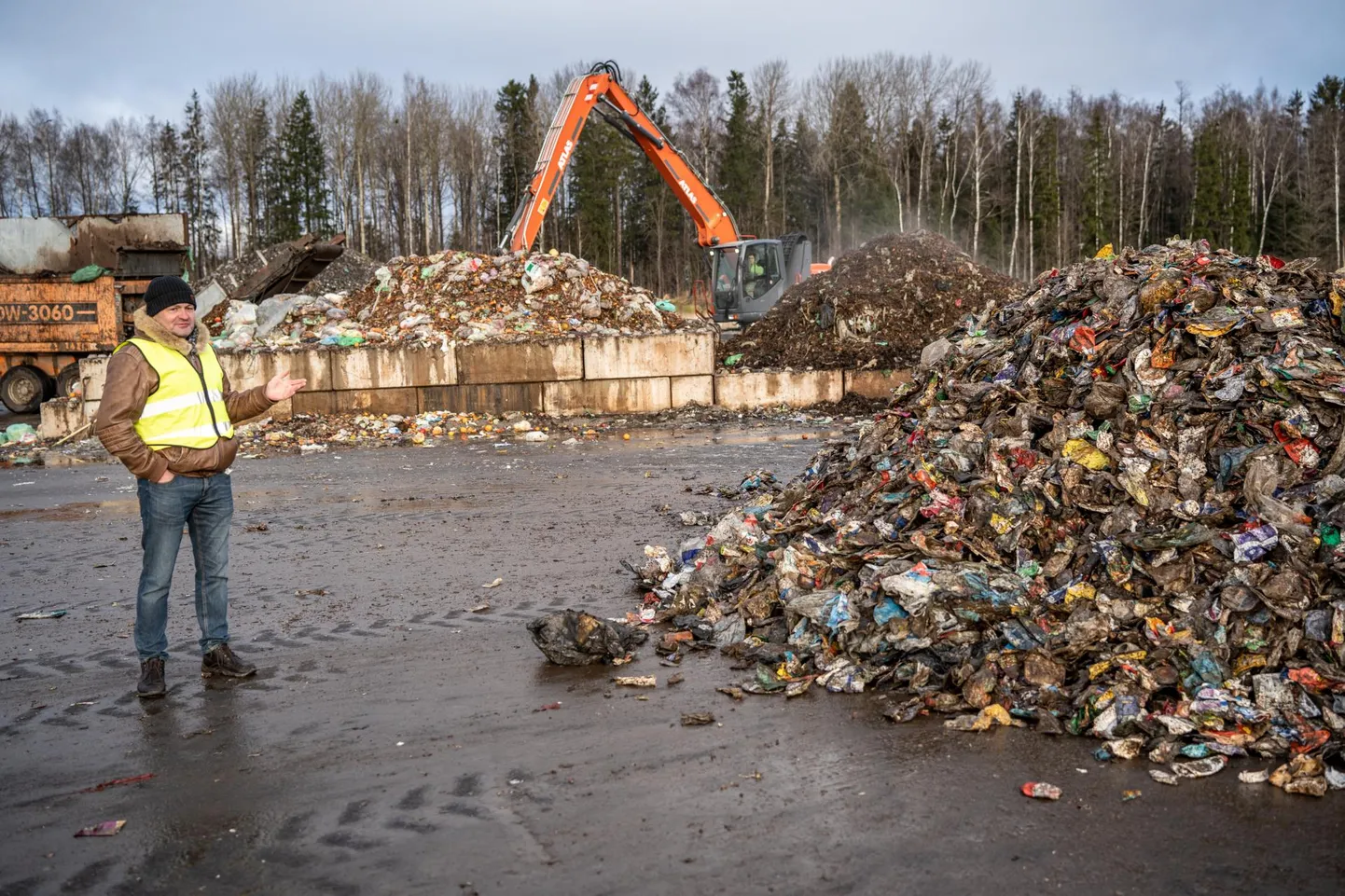 Paikre keskkonnajuht Peeter Oja hindab, et Pärnus sorditakse eraldi vaid kolmandik toidujäätmetest ja olukorraga ei saa kuidagi rahul olla.