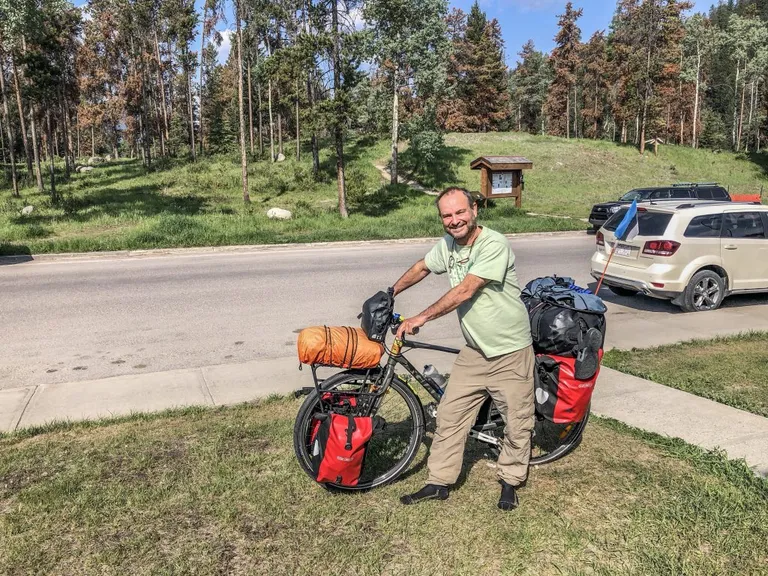 Mu võõrustaja Jasperis, Bruce