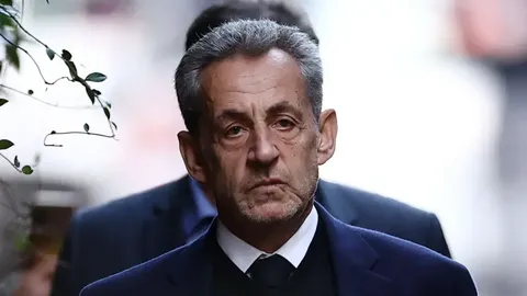 Экс-президента Франции Саркози выпустили из тюрьмы на время рассмотрения апелляции