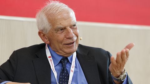 Ex-EU Foreign Policy Chief Accuses Commission of Overreach