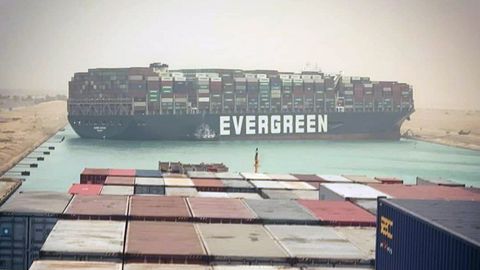 Судоходный гигант: три четверти контейнеров идут в Эстонию как раз через Суэцкий канал