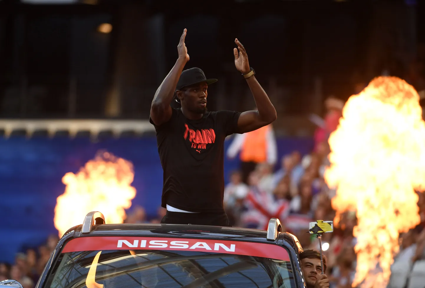 Usain Bolt eilse Teemantliiga etapi eel.