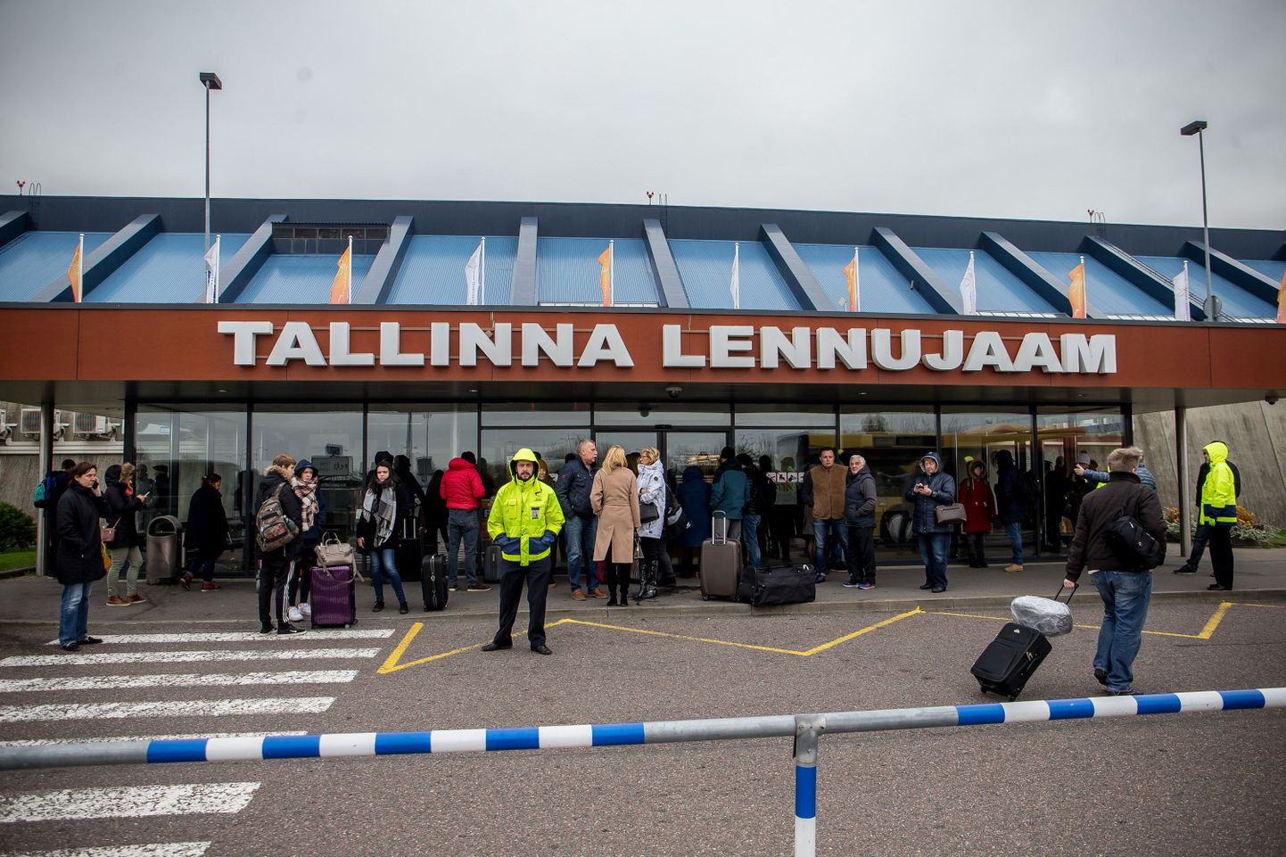 Таллиннскому аэропорту угрожали взрывом.
