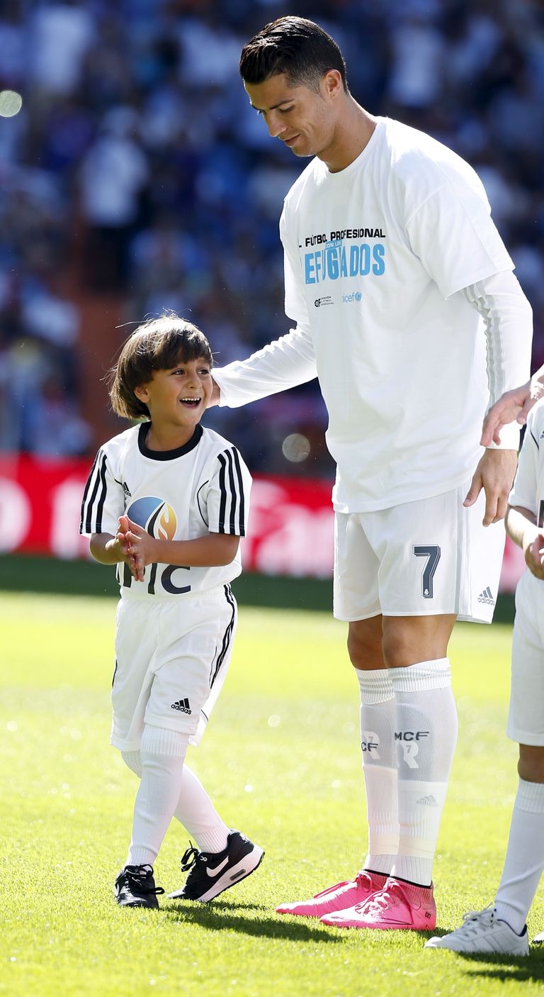 Seitsmeaastane Süüria põgenik Zaid Mohsen ja Madridi Reali ründaja Cristiano Ronaldo 2015