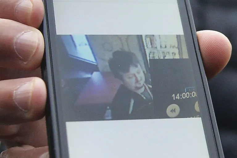 Mobiilifotol on poolakast autojuht Lukasz Urban