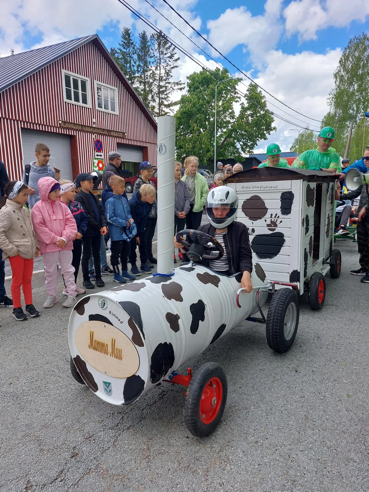 Stiilinäide möödunud seebikarbirallist Kadrinas.