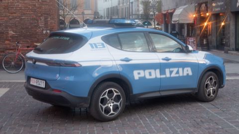 PERETRAGÖÖDIA ⟩ Itaalias viskas ema oma kolm väikest last rõdult alla ja hüppas ise neile järele