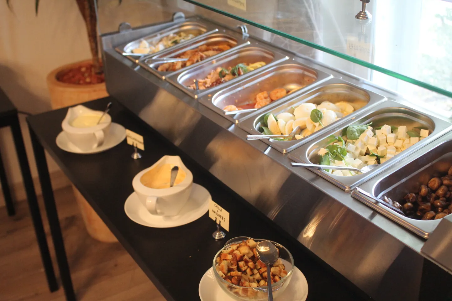 Rootsi laud Tainascatering kohvikus.