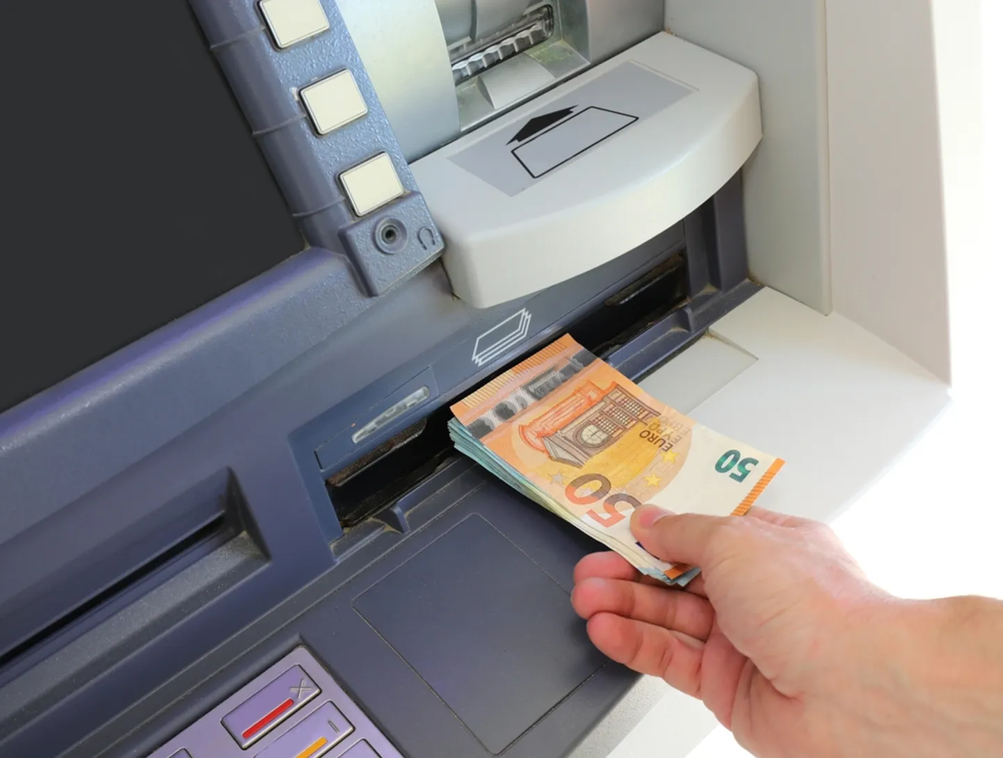Bankomāts. Ilustratīvs attēls.