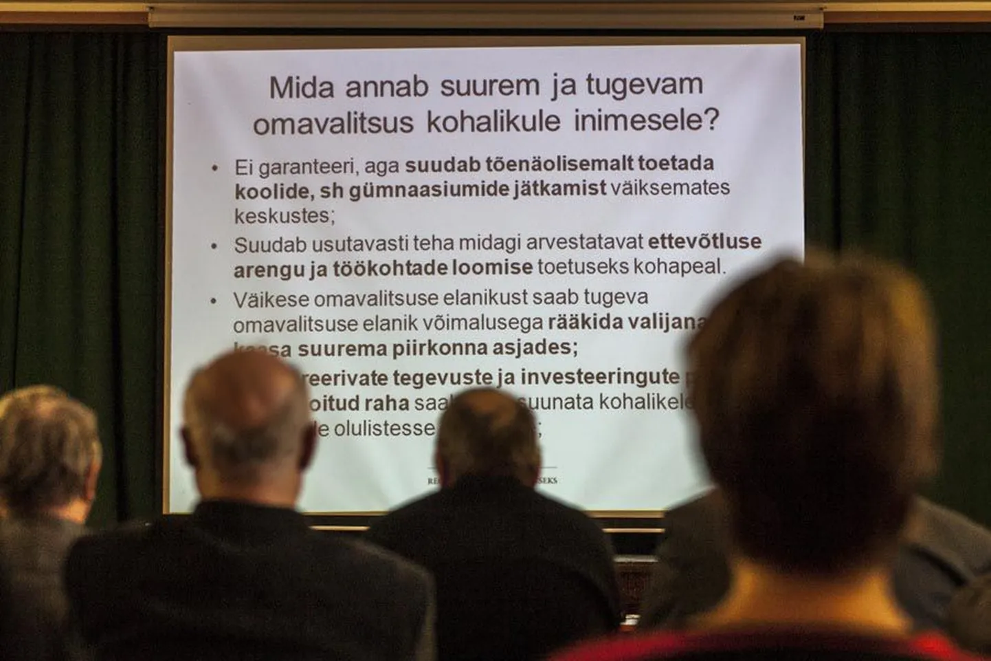 Aprillis kohtus Viljandimaa liidritega regionaalministri ettevalmistatava haldusreformi projektijuht Sulev Valner. Muu hulgas loetles ta siinsetele otsustajatele suuremate omavalitsuste eeliseid väiksemate ees.