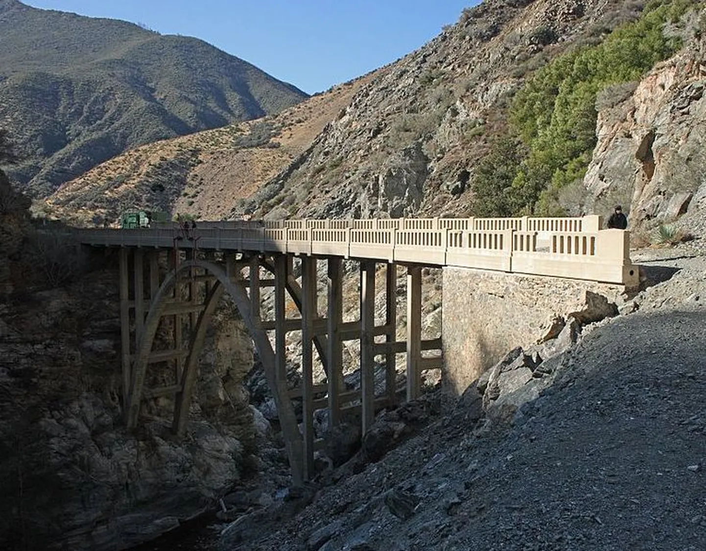USAs hoiatatakse silla eest, mis ei vii mitte kuhugi