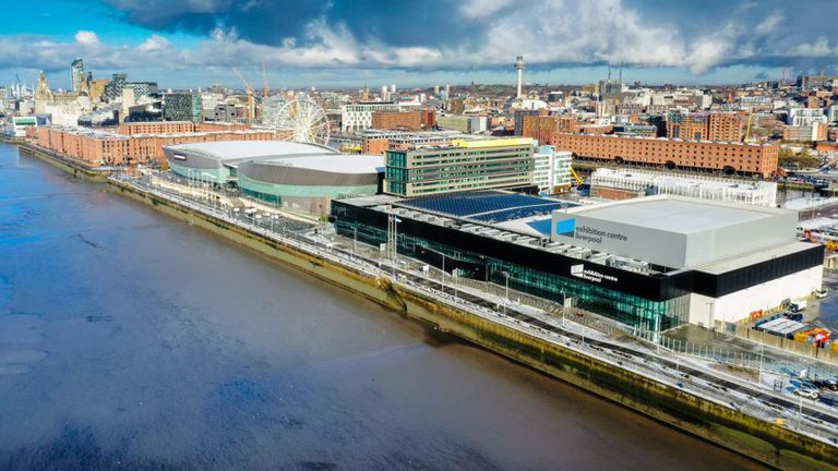 Арена и выставочный центр Ливерпуля находятся на берегу реки Мерси