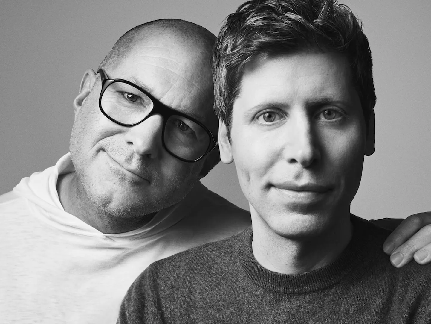 Jony Ive ja Sam Altman tahavad üheskoos luua uue tehnoloogiavidina, mis hakkab meie elusid salvestama – massiliselt ja pidevalt.