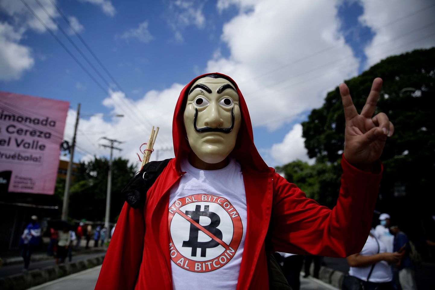 Sugugi mitte kõik El Salvadori kodanikud ei ole vaimustunud riigi lükkest bitcoin ametliku maksevahendina kasutusele võtta