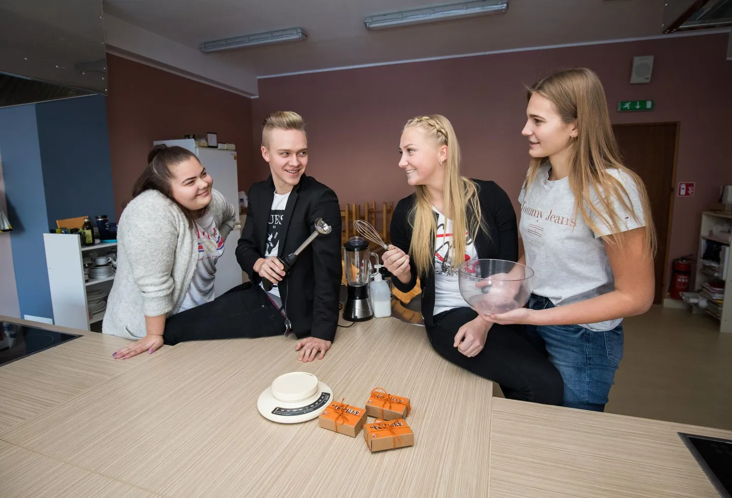 Rakvere reaalgümnaasiumi õpilasfirma “Või”mas.