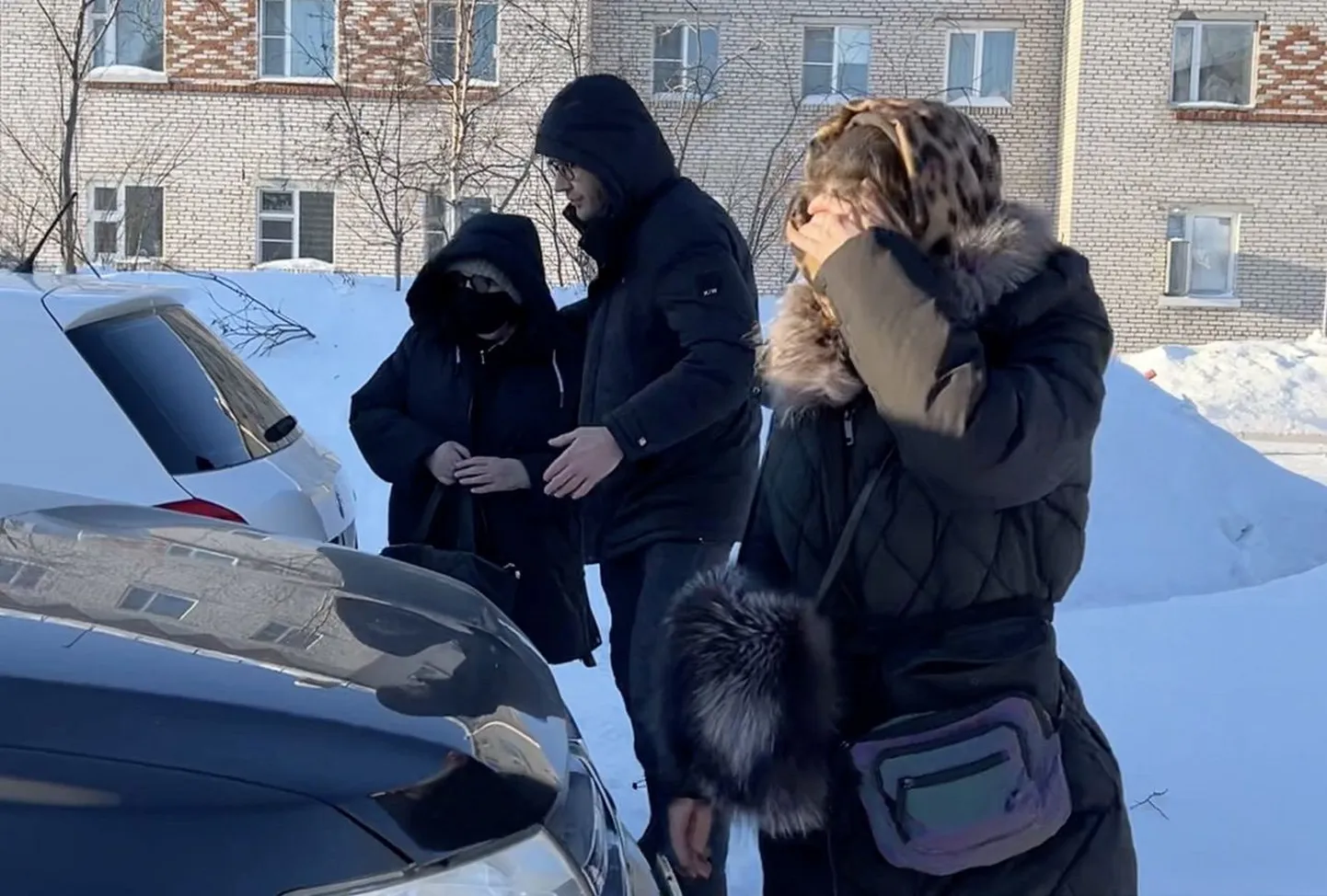 Мать Алексея Навального прилетела в Салехард и едет в колонию
