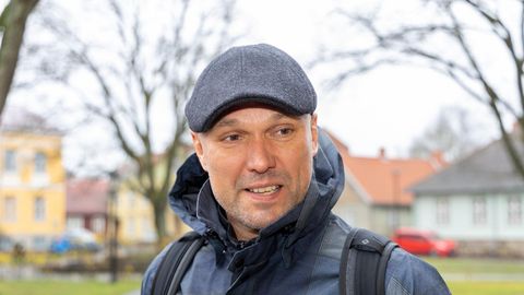 RANDEL LÄNTS ⟩ Pärnu sammub selge sihita