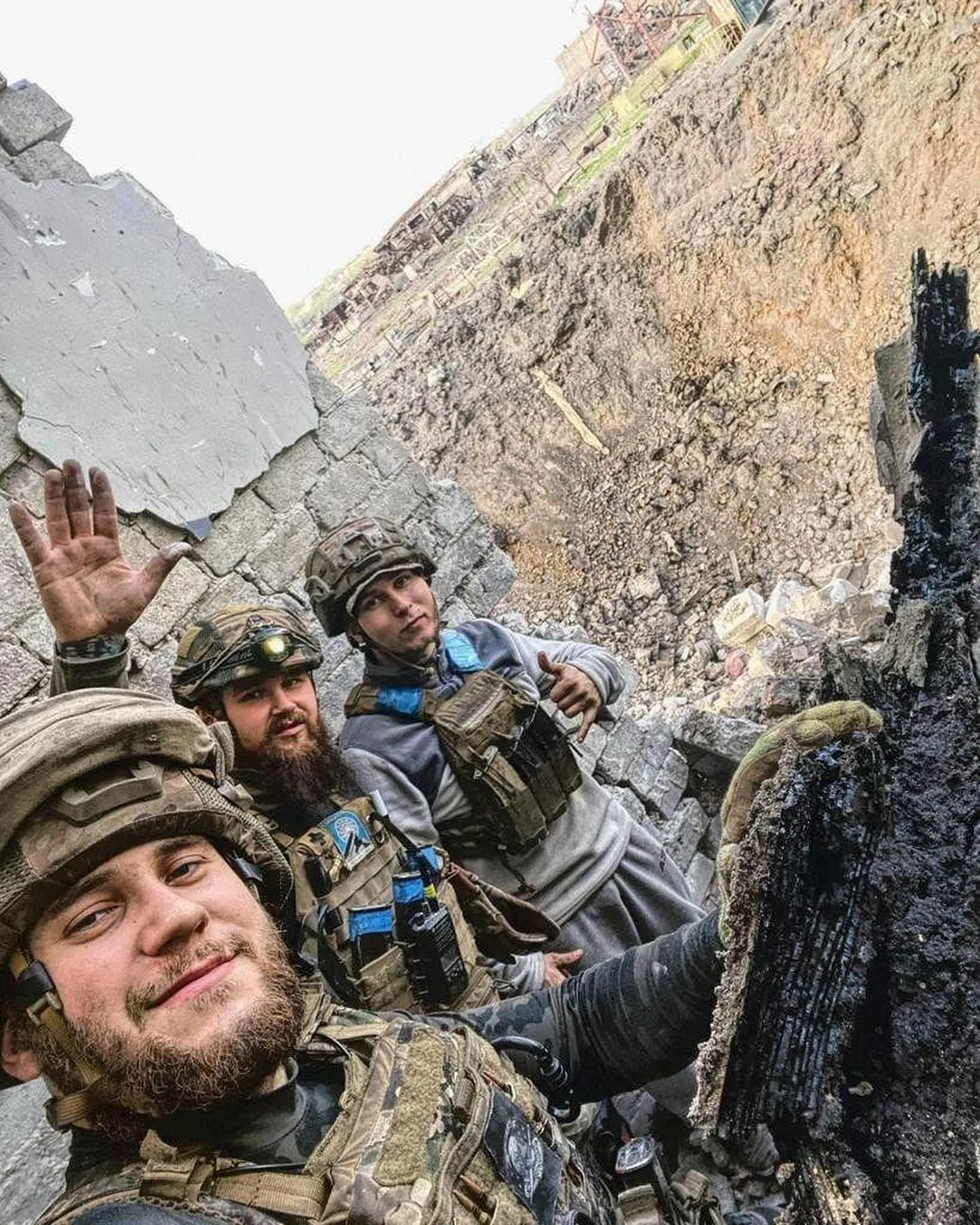 Azovstali kaitsjate ja teiste Ukraina sõdurite vaprus, moraal ja kartmatus on osutunud Kiievile otsekui tuumarelvaks ning on teravas kontrastis 24. veebruarist alates lääne valitsuste poolt korduvalt väljendatud hirmuga kolmanda maailmasõja ees.