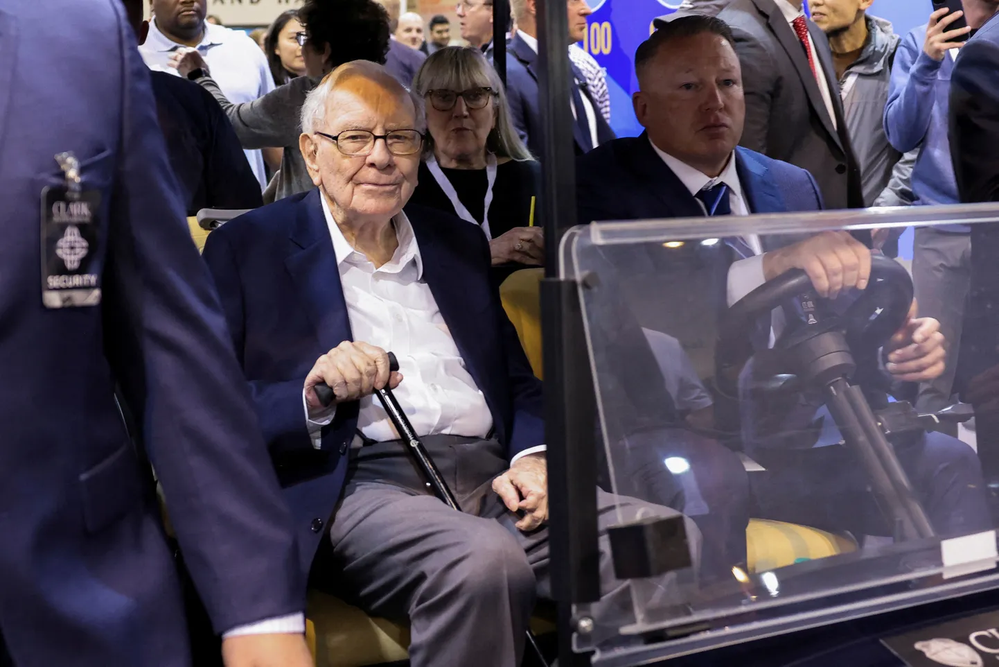 Warren Buffetti Berkshire Hathaway müüs kõvasti Apple'i aktsiaid.