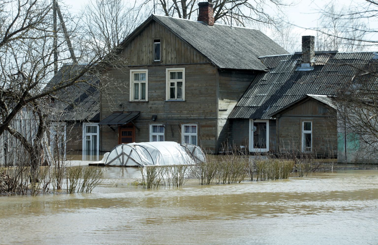 Pļaviņās situācija joprojām ir droša un plūdi nedraud, apstiprina Ambainis