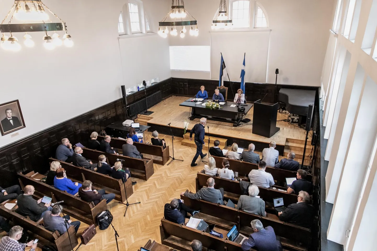 Pärnu linnavolikogu saal.