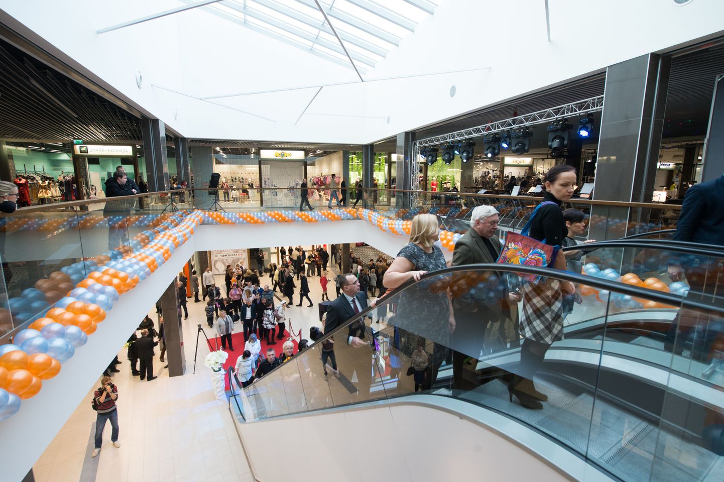 Tuulemaa ja Madala tänava nurgal avati uus Stroomi kaubanduskeskus.