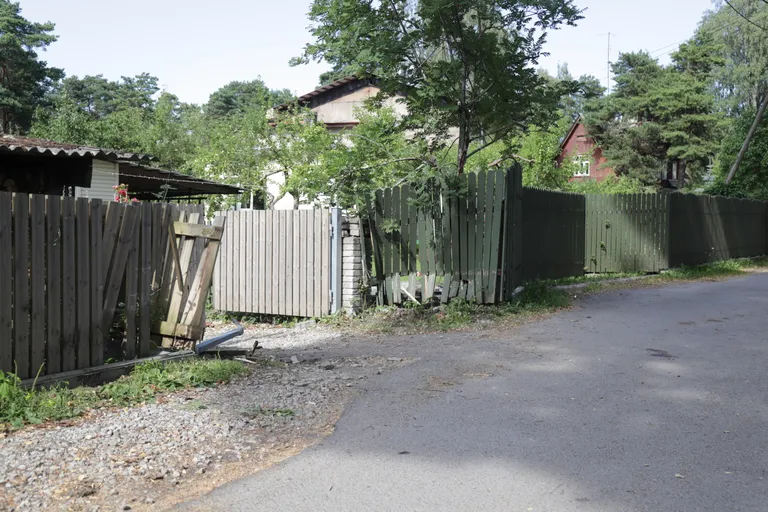Sündmuskoht pärast traagilist liiklusavariid Kivi tänaval.
