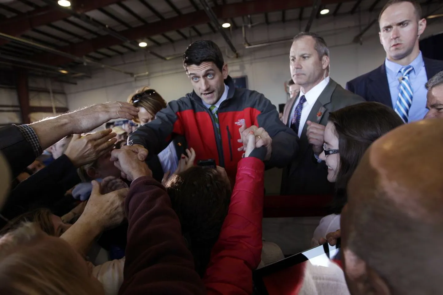 Vabariiklaste asepresidendikandidaat Paul Ryan üleeile Richmondis toetajaid tervitamas.
