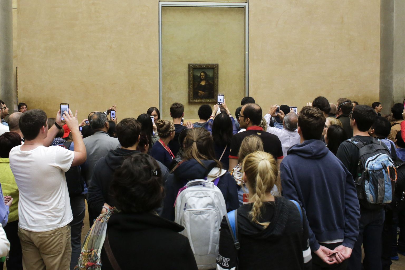 Turistid Mona Lisat uudistamas