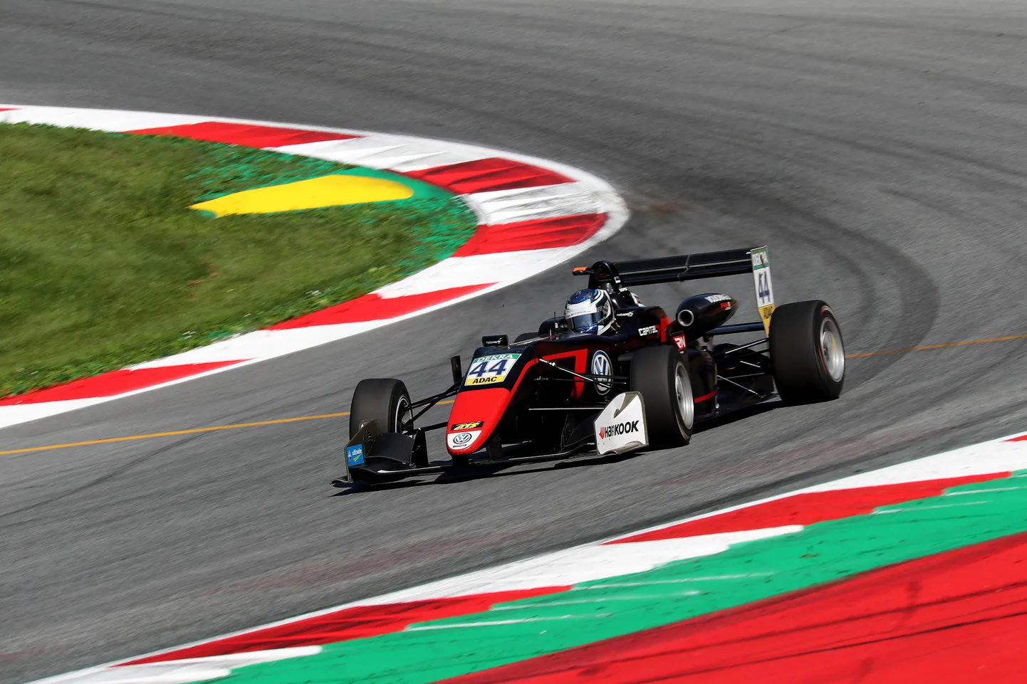 Juri Vips FIA Vormel 3 Euroopa meistrivõistlustel 2018. aastal.