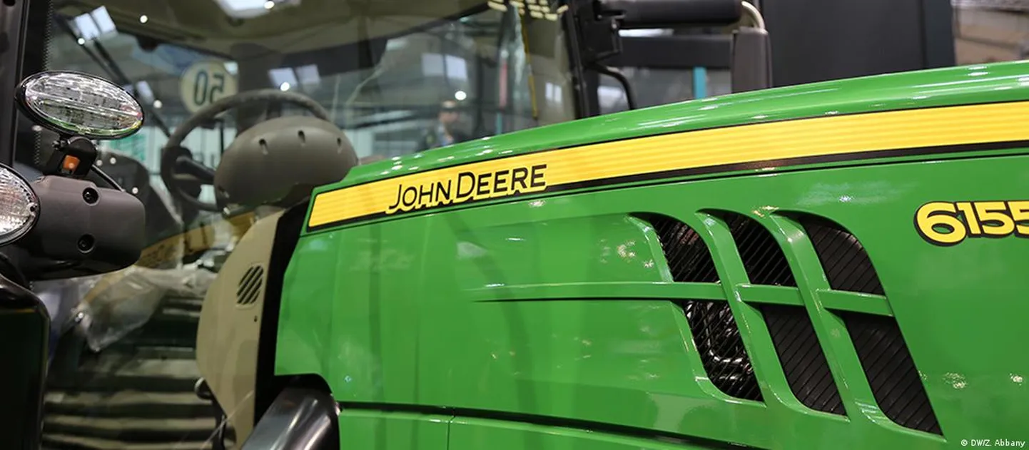 Трактор John Deere на ярмарке в Ганновере, фото из архива
