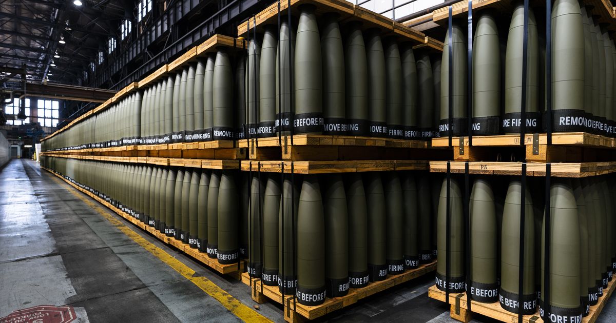 Tšehhi kutsus EL-i riike ostma 450 000 mürsku Ukraina jaoks mujalt