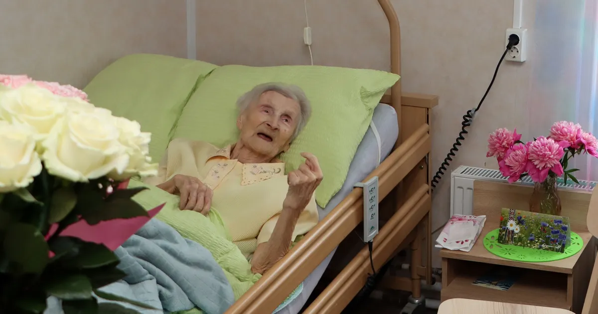 Video ⟩ Cea mai în vârstă rezidentă a Estoniei, Larisa Shepitsuna, și-a sărbătorit astăzi 107 ani la Kiveli