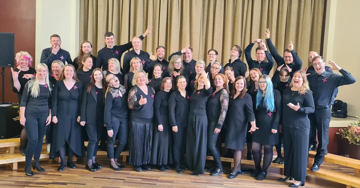 +koor annab Paides kontserdi