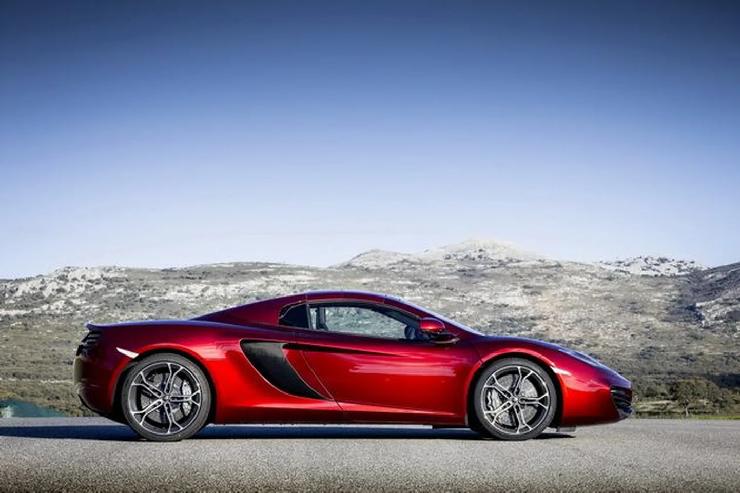 McLaren MP4-12C Spider.
