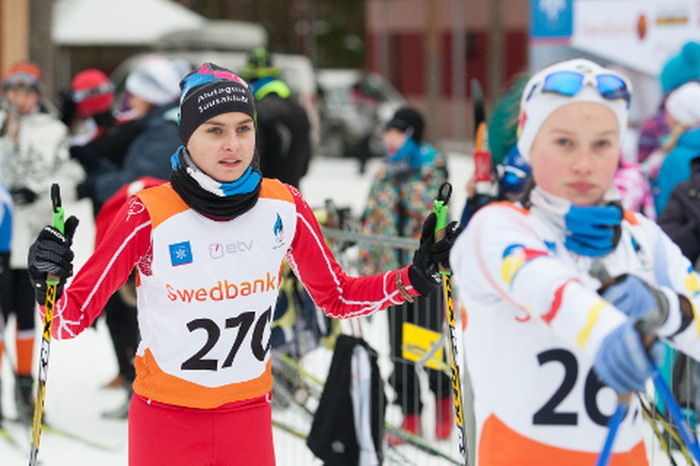 Aveli Uustalu võitis Eesti noorte meistrivõistlustel kuldmedali nii individuaalsõidus kui teatesõidus. Eelseisval nädalavahetusel peaks ta esimest korda oma võimeid proovima ka Eesti täiskasvanute meistrivõistlustel.