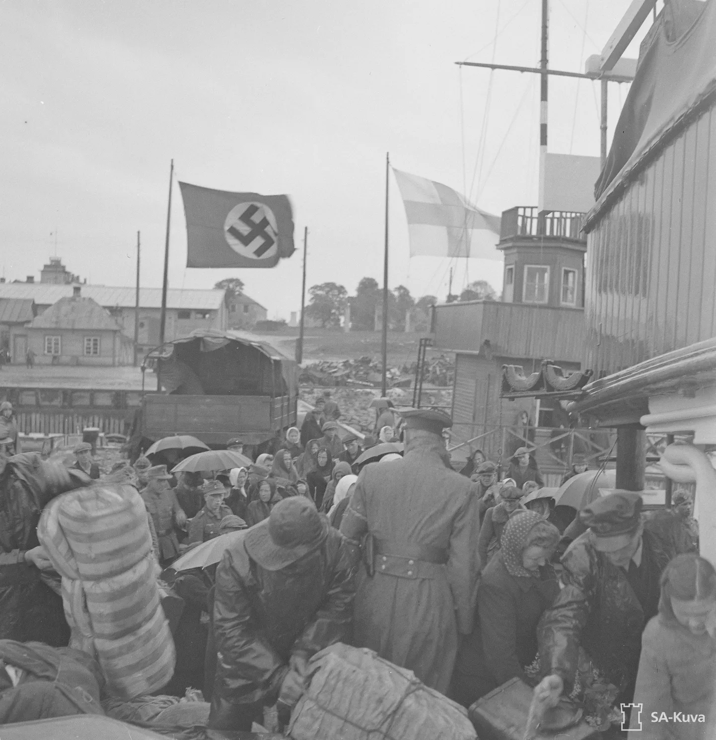 Viimane ingerisoomlaste evakuatsioonilaev väljumas Paldiski sadamast Soome 18. juunil 1944.