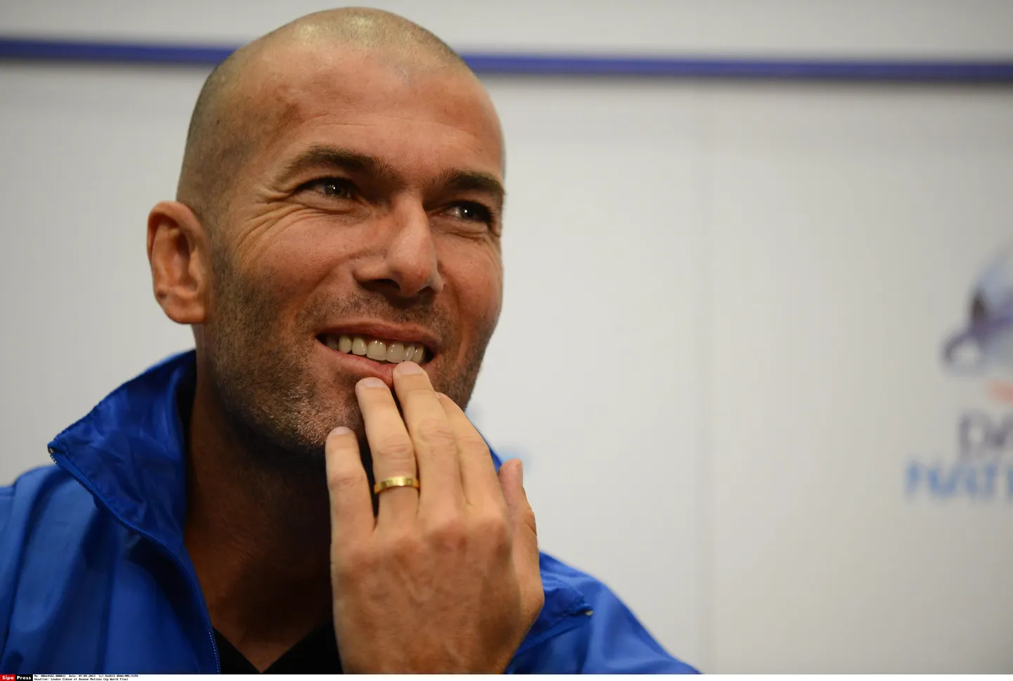 Madridi Reali Castilla jalgpalliklubi pratreener Zinedine Zidane.