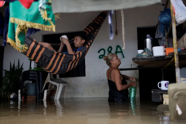 Kodune elu Brasiilia kirdeosas Maranhão osariigis tulvavees