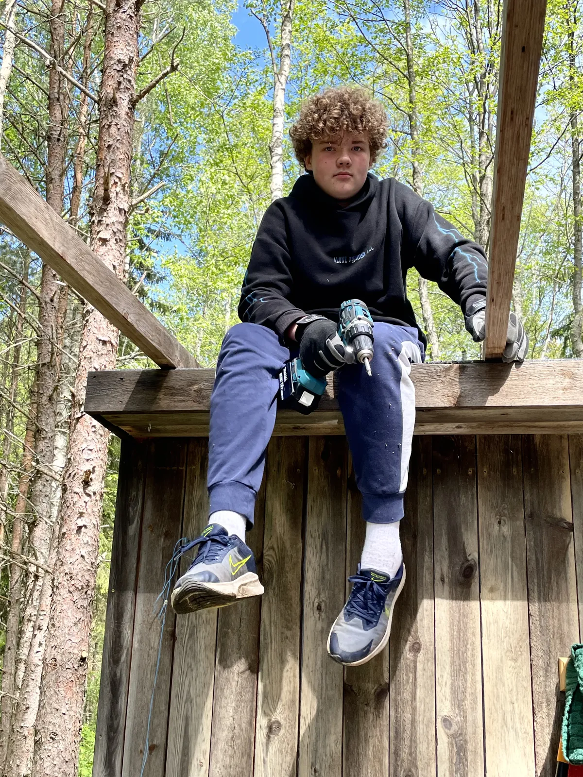 «Suvel tööd teha on tegelikult ka väga lahe,» arvab Ott. «See on ka hea vaheldus. Ja kift on näha, et teed midagi ja sellel on tulemus.»