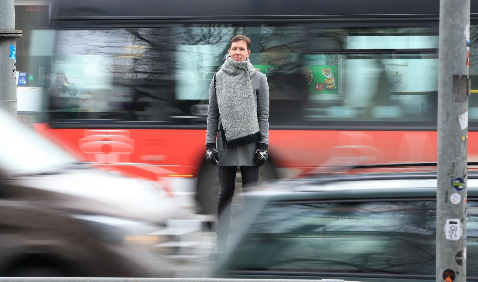 Kliimaspetsialist Kaspar Alev peab sõidukite vähendamist linnatänavatel oluliseks eesmärgiks. Paraku on Tartus viimase kümne aasta jooksul tuhande inimese kohta juurde tulnud sada autot.