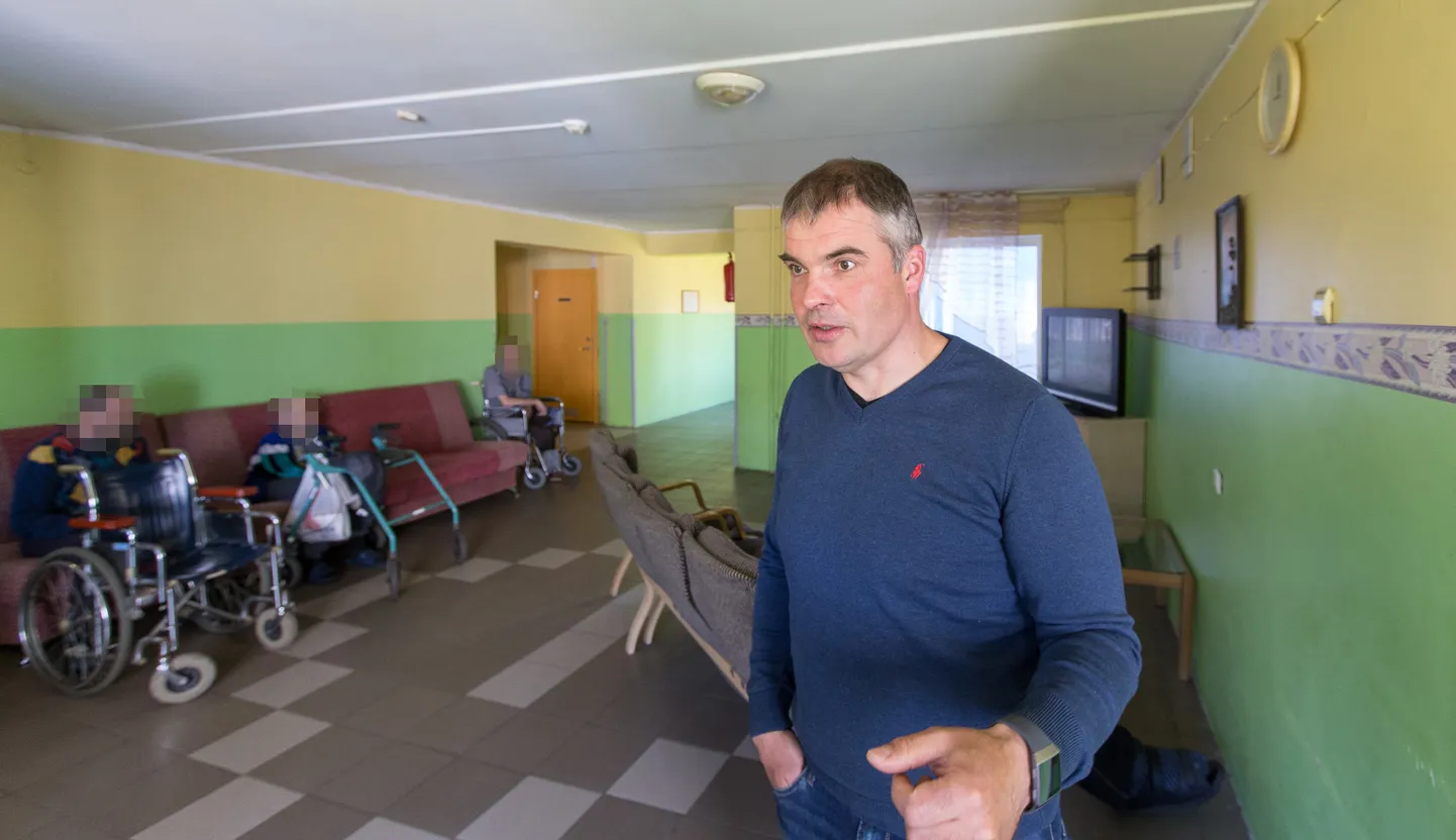 Aa hooldekodu juhi Janek Lainjärve sõnul panustavad nad hoolduskvaliteedi tõstmisesse ning on näinud kurja vaeva, et majas püsiks värske õhk, tuba oleks soe ja toit hea.