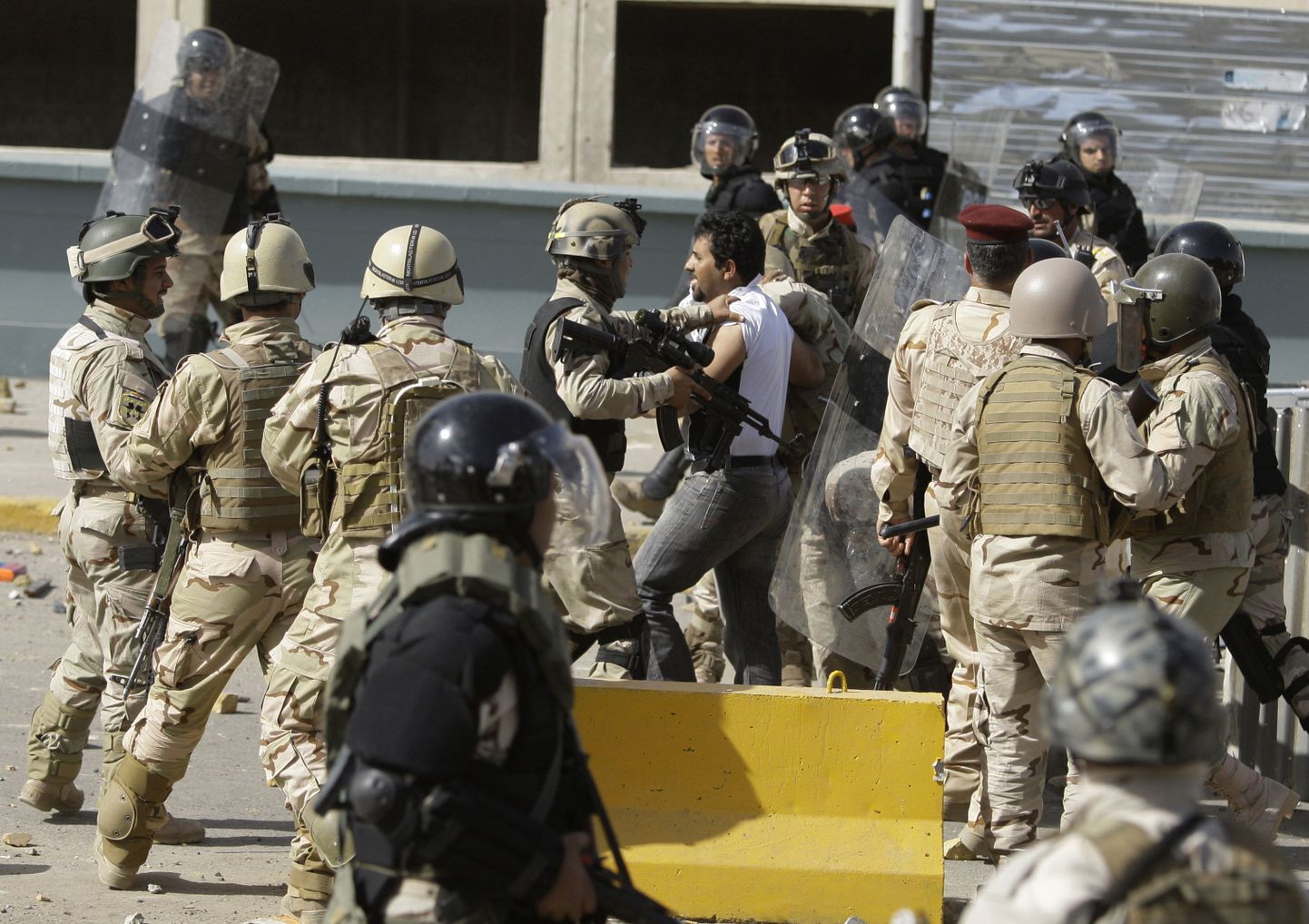 Iraagi julgeolekujõudude sõdurid Bagdadis.