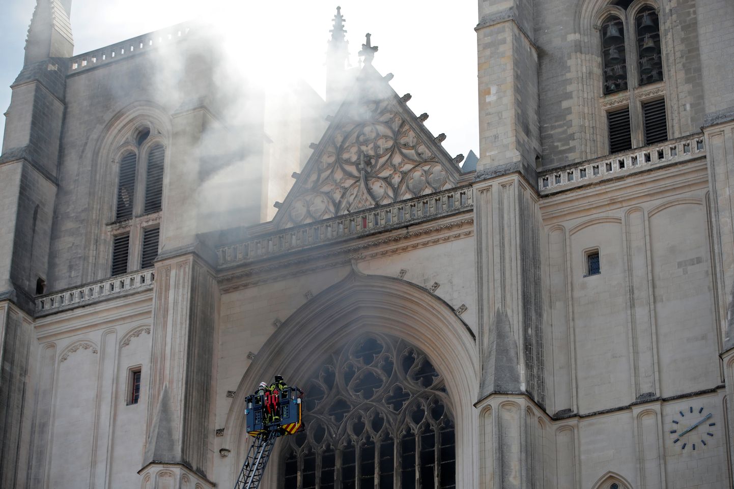 Пожар в кафедральном соборе святых Петра и Павла