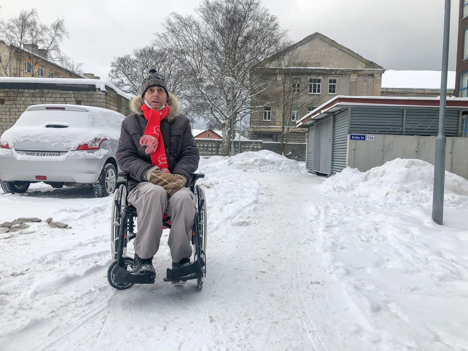 Harry Põhja-Tallinnast. Vaatamata sellele, et koduni oli vaid paarsada meetrit, jõudis ta ajakirjaniku abiga koju 20 minutiga, sest ratastooli rattad ei tahtnud lume sees veereda.