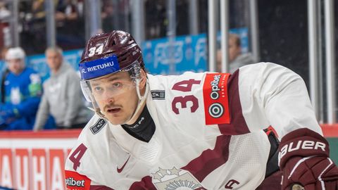 Aizvadījis vienu pārbaudes spēli, Tralmaks tiek nosūtīts uz AHL