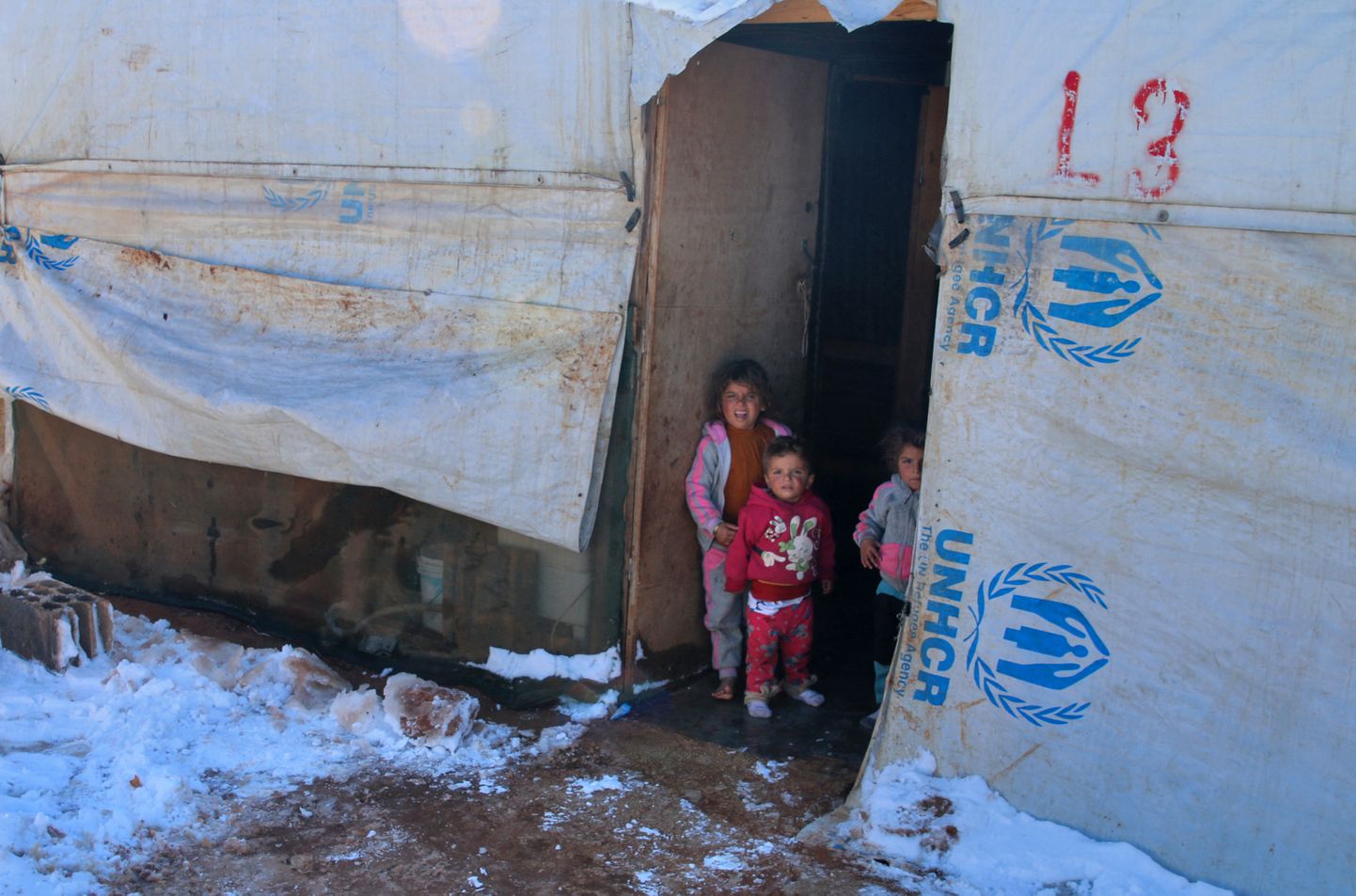 Süüria lapsed Liibanoni piiri ääres asuvas põgenikelaagris.