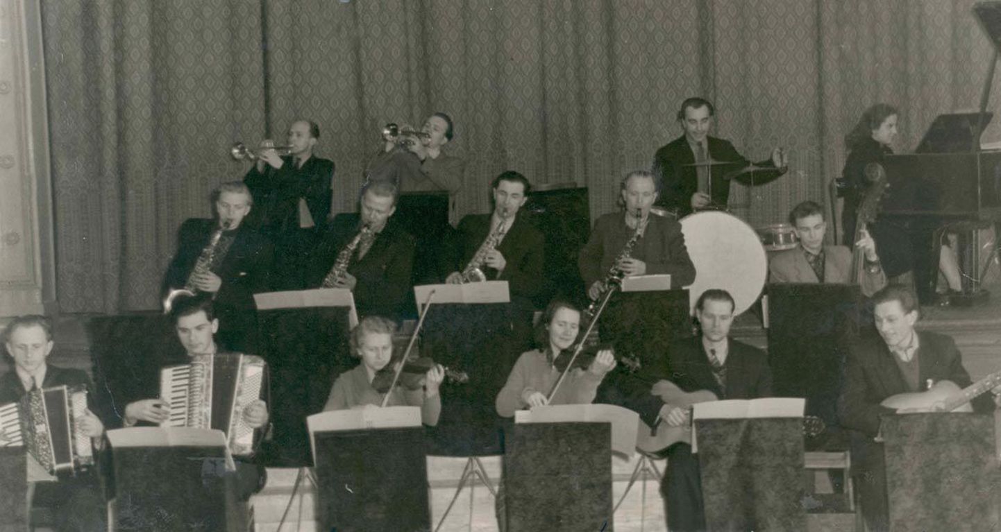 Paide rajooni kultuurimaja estraadiorkestrisse tõi need pillimehed õhtuti harjutama ja pidudel esinema puhas loominguline rõõm. Sügis 1958.