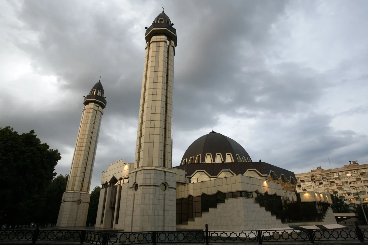 Kabardi-Balkaaria on sarnaselt naabruses asuvatele Dagestanile, Inguššiale ja Tšetšeeniale valdavalt islamiusuline piirkond.